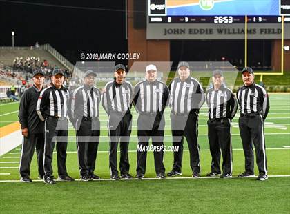 Thumbnail 2 in Argyle vs. La Vega (UIL 4A Regional Final) photogallery.