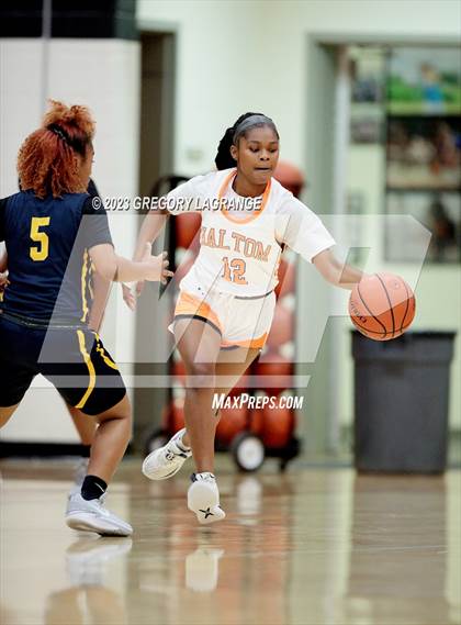Thumbnail 3 in Lamar vs Haltom photogallery.