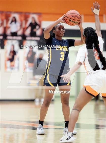 Thumbnail 1 in Lamar vs Haltom photogallery.