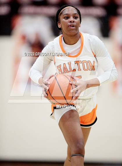 Thumbnail 2 in Lamar vs Haltom photogallery.