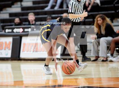 Thumbnail 3 in Lamar vs Haltom photogallery.