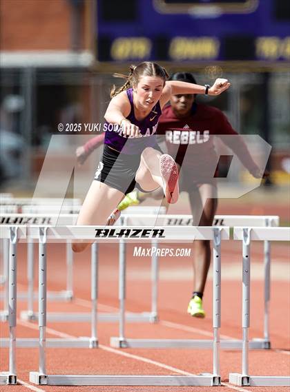 Thumbnail 1 in UIL District 2 6A Track and Field photogallery.