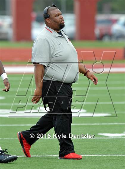 Thumbnail 1 in Del Valle @ Ennis photogallery.