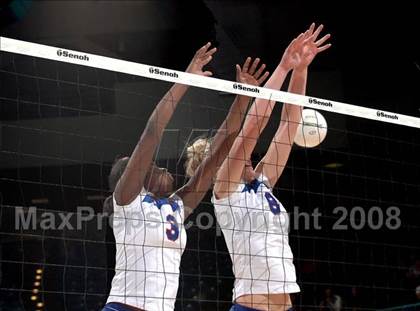 Thumbnail 1 in Christian Brothers vs. Santa Fe Christian (CIF State D4 Final) photogallery.