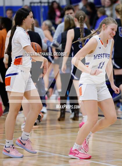 Thumbnail 1 in Marian @ Westview photogallery.