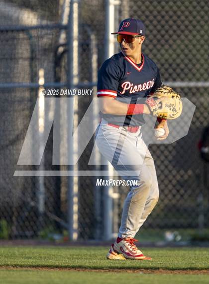 Thumbnail 1 in Patriot vs. Gainesville (VHSL Class 6 Region B Semifinal) photogallery.