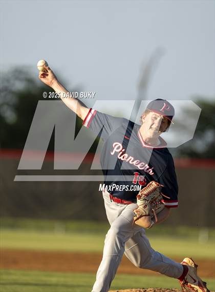 Thumbnail 3 in Patriot vs. Gainesville (VHSL Class 6 Region B Semifinal) photogallery.