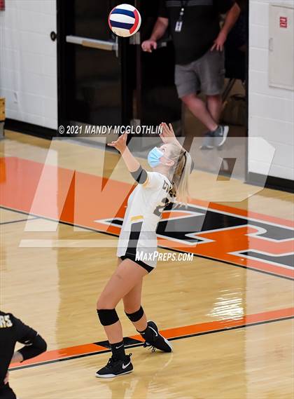 Thumbnail 3 in Illini Central @ Illini Bluffs photogallery.