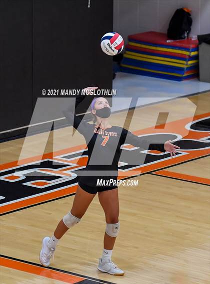 Thumbnail 2 in Illini Central @ Illini Bluffs photogallery.