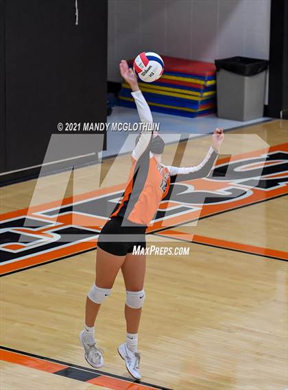 Thumbnail 2 in Illini Central @ Illini Bluffs photogallery.