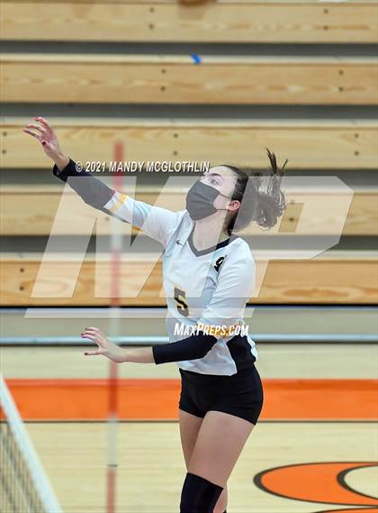 Thumbnail 1 in Illini Central @ Illini Bluffs photogallery.