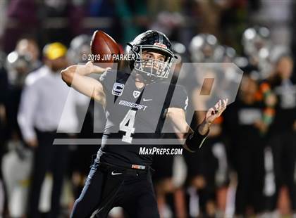 Thumbnail 2 in Klein Collins vs. Vandegrift (UIL 6A  Area Playoff) photogallery.