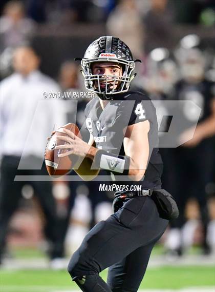 Thumbnail 2 in Klein Collins vs. Vandegrift (UIL 6A  Area Playoff) photogallery.