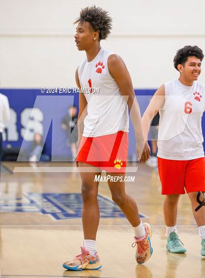 Thumbnail 3 in St. Monica vs. Hawthorne (Culver City Invitational) photogallery.