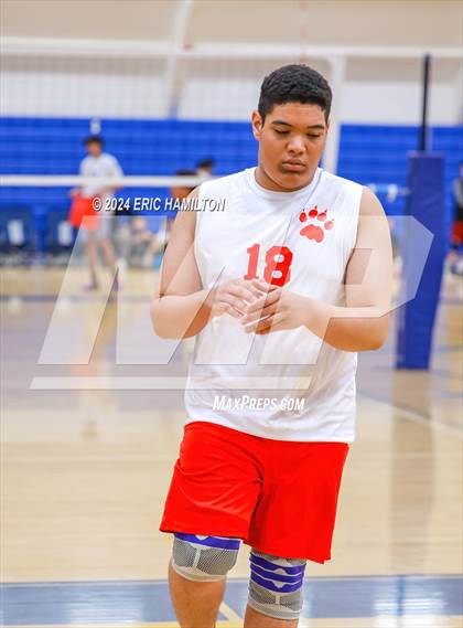 Thumbnail 3 in St. Monica vs. Hawthorne (Culver City Invitational) photogallery.