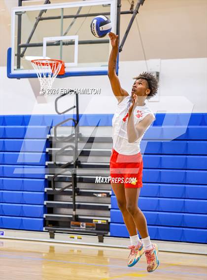 Thumbnail 2 in St. Monica vs. Hawthorne (Culver City Invitational) photogallery.