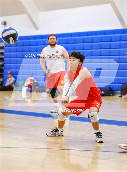 Thumbnail 2 in St. Monica vs. Hawthorne (Culver City Invitational) photogallery.