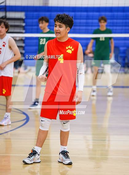 Thumbnail 2 in St. Monica vs. Hawthorne (Culver City Invitational) photogallery.