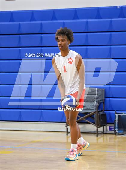 Thumbnail 1 in St. Monica vs. Hawthorne (Culver City Invitational) photogallery.