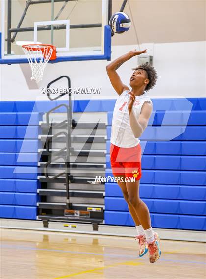 Thumbnail 3 in St. Monica vs. Hawthorne (Culver City Invitational) photogallery.