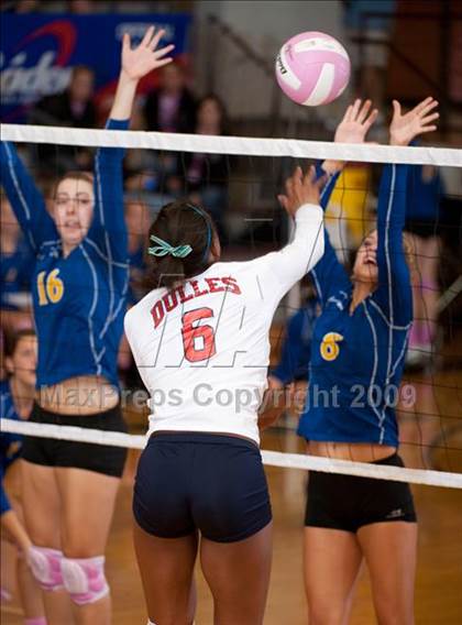 Thumbnail 3 in Alamo Heights @ Dulles (Pearland Volleyball Classic) photogallery.