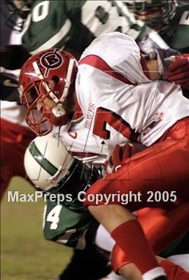 Thumbnail 3 in El Cajon Valley vs. Oceanside (D2 Section Final) photogallery.