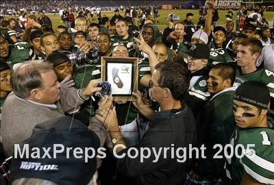 Thumbnail 2 in El Cajon Valley vs. Oceanside (D2 Section Final) photogallery.