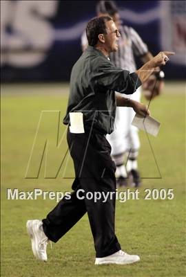 Thumbnail 2 in El Cajon Valley vs. Oceanside (D2 Section Final) photogallery.