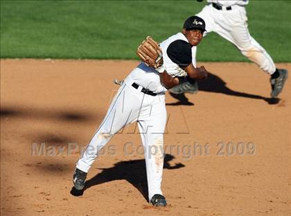 Thumbnail 2 in Lanier vs. McCallum photogallery.