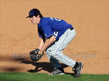 Thumbnail 2 in Lanier vs. McCallum photogallery.