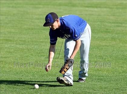 Thumbnail 3 in Lanier vs. McCallum photogallery.