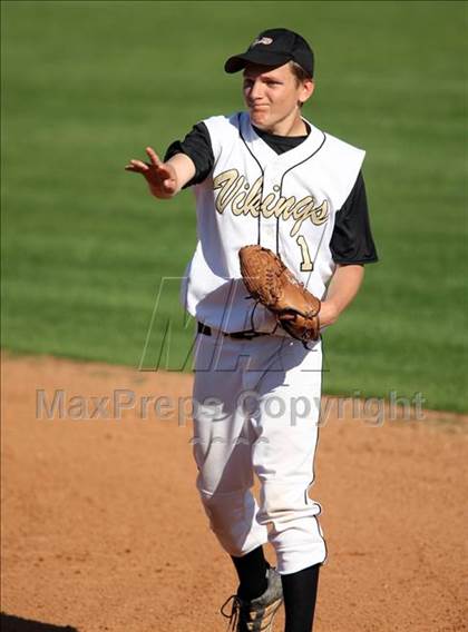 Thumbnail 1 in Lanier vs. McCallum photogallery.