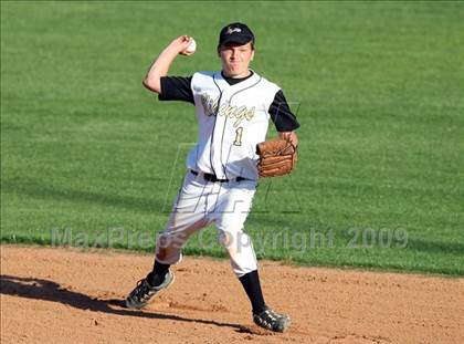 Thumbnail 1 in Lanier vs. McCallum photogallery.