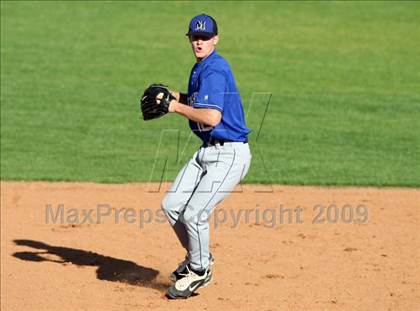 Thumbnail 2 in Lanier vs. McCallum photogallery.