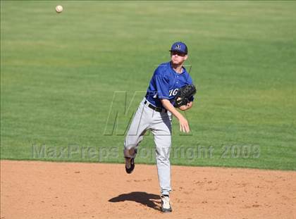 Thumbnail 2 in Lanier vs. McCallum photogallery.