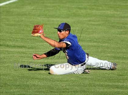 Thumbnail 2 in Lanier vs. McCallum photogallery.