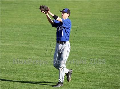 Thumbnail 2 in Lanier vs. McCallum photogallery.