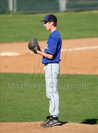 Thumbnail 1 in Lanier vs. McCallum photogallery.