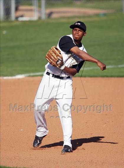 Thumbnail 2 in Lanier vs. McCallum photogallery.