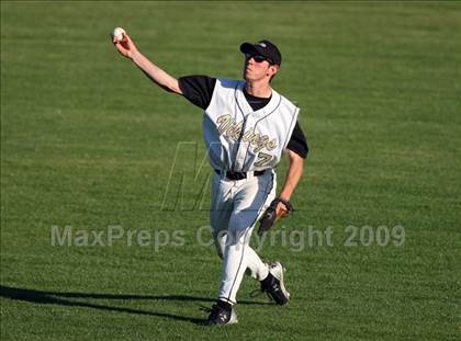 Thumbnail 3 in Lanier vs. McCallum photogallery.