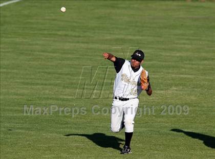 Thumbnail 1 in Lanier vs. McCallum photogallery.