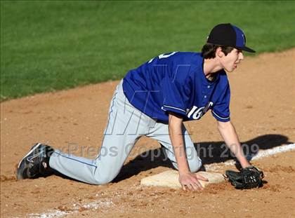 Thumbnail 2 in Lanier vs. McCallum photogallery.