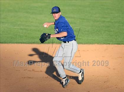 Thumbnail 2 in Lanier vs. McCallum photogallery.