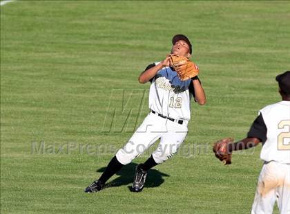 Thumbnail 2 in Lanier vs. McCallum photogallery.