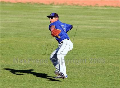 Thumbnail 2 in Lanier vs. McCallum photogallery.