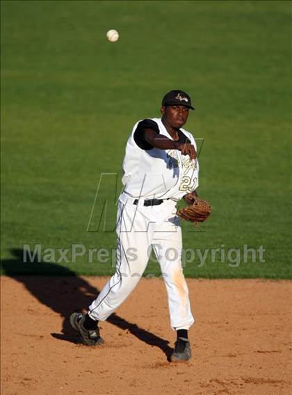 Thumbnail 1 in Lanier vs. McCallum photogallery.