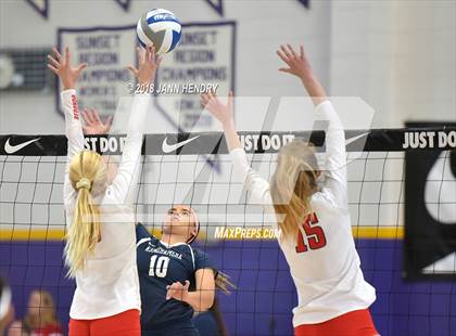 Thumbnail 1 in Redondo Union vs. Kamehameha Kapalama (Durango Fall Classic) photogallery.