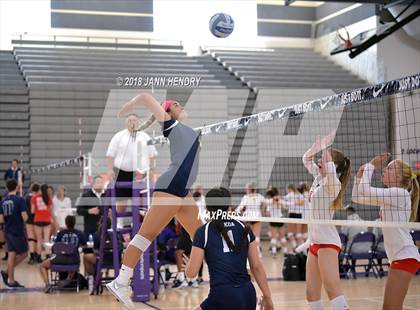 Thumbnail 3 in Redondo Union vs. Kamehameha Kapalama (Durango Fall Classic) photogallery.