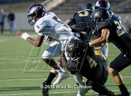 Thumbnail 2 in Rowlett vs Fossil Ridge photogallery.