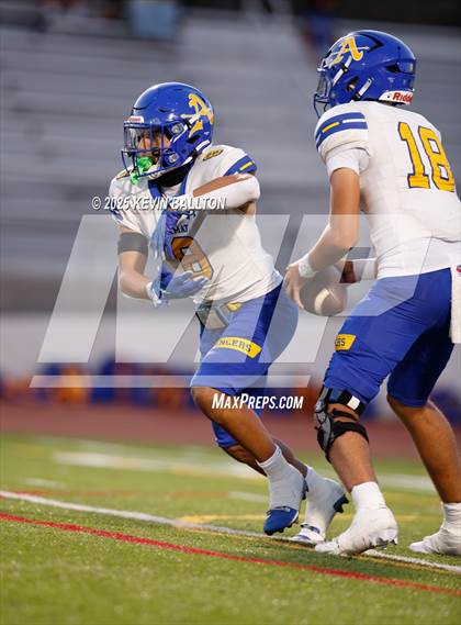 Thumbnail 2 in Bishop Amat @ Valencia photogallery.